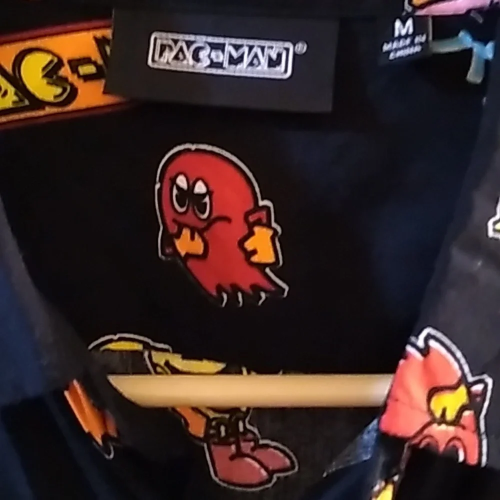 Pac Man button shirt - Picture 3 of 3